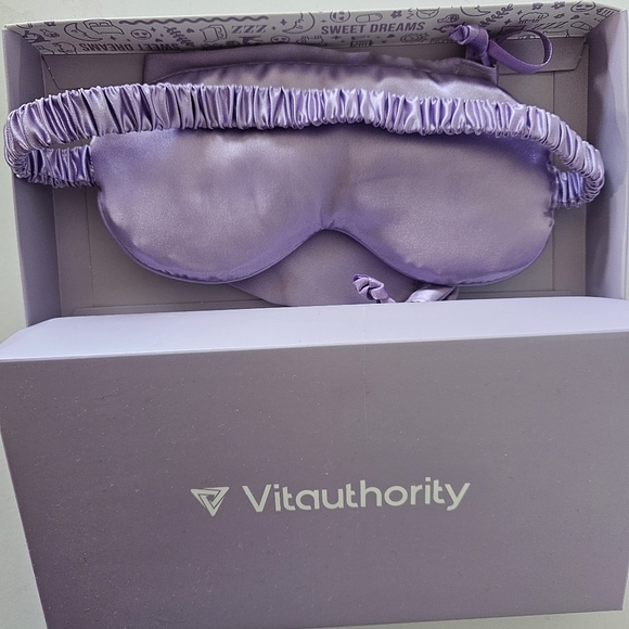 Vitauthority Lavender Padded Satin Sleep Mask With Storage Bag Brand New - Picture 4 of 6